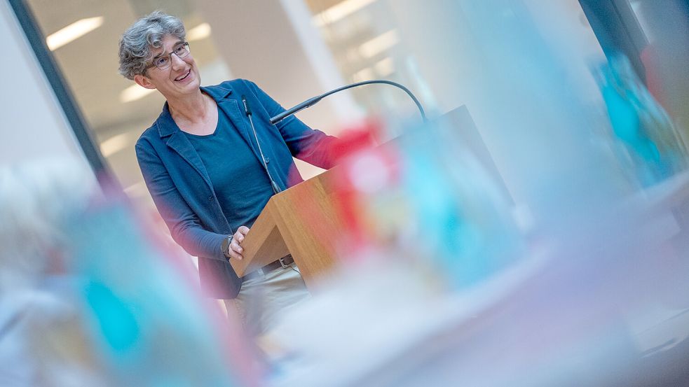 In ihrer letzten Kreistagssitzung als Erste Kreisrätin verabschiedet sich Jenny Daun mit durchaus kritischen Anmerkungen: „Betrachten Sie das als Denkanstoß.“ Foto: Klaus Ortgies