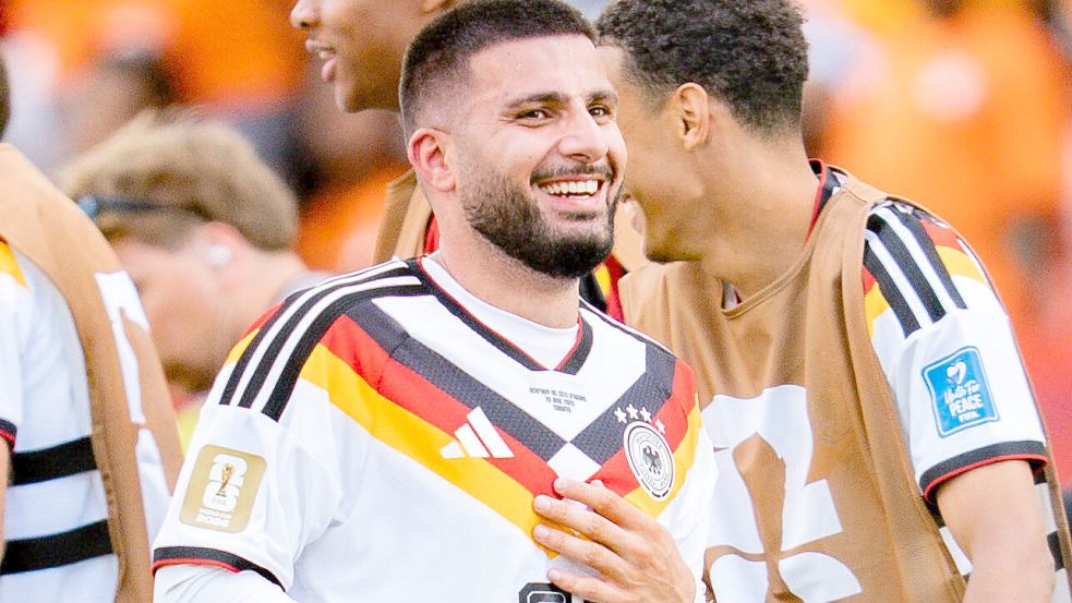Deniz Undav (Mitte) ist der Liebling der Fans. Foto: Imago