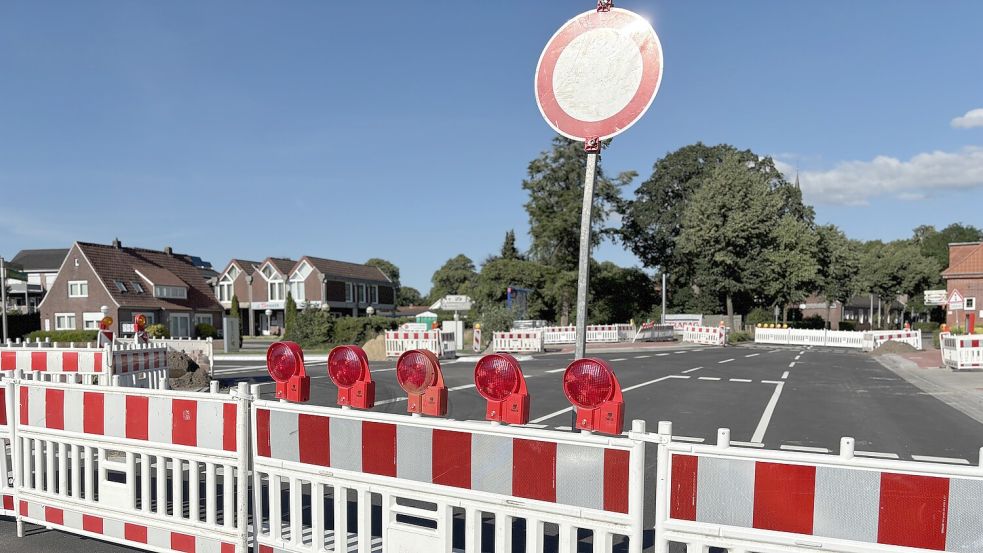 An der Kreuzung Ostertorstraße/Schützenstraße in Remels wird wieder gearbeitet. Foto: Madita Janßen
