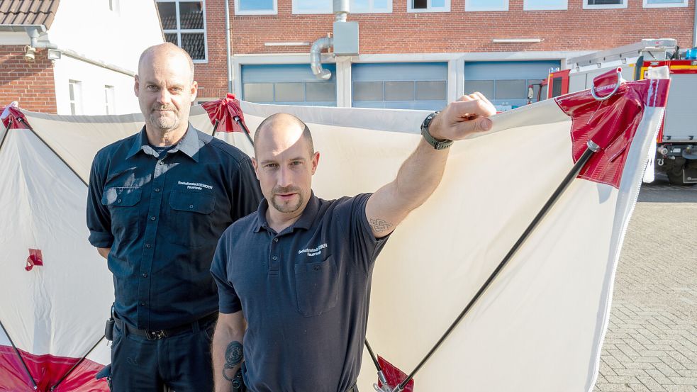 Appellieren an die Vernunft: die Wachabteilungsführer Andreas Lüppen (links) und Bastian Kahlert. Fotos: Klaus Ortgies
