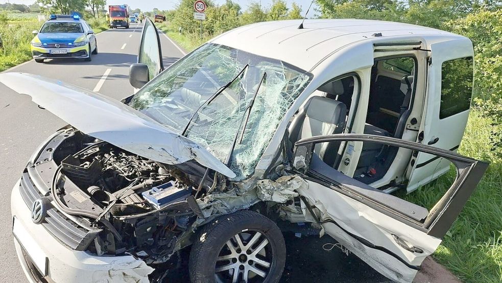 Der Fahrer des Caddy war in den Gegenverkehr geraten. Foto: Polizei