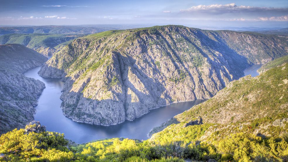 Die Ribeira Sacra im Norden Spaniens ist für ihre Wunderschöne Natur bekannt. Foto: Istockphoto.com / PEDRE