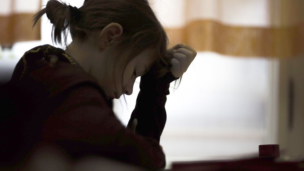 Kriege, Krisen, Mobbing: Die Anzahl junger Menschen mit psychischen Erkrankungen hat in Deutschland rasant zugenommen. Sabrina ist eine von ihnen. Foto: Florian Gaertner/photothek.net via www.imago-images.de