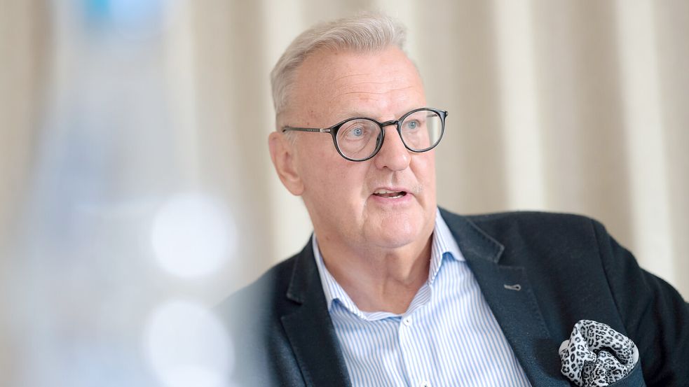 Noch immer zu viel Energie fürs Sofa: Johannes Poppen gibt trotzdem die Lokalpolitik auf. Foto: Klaus Ortgies