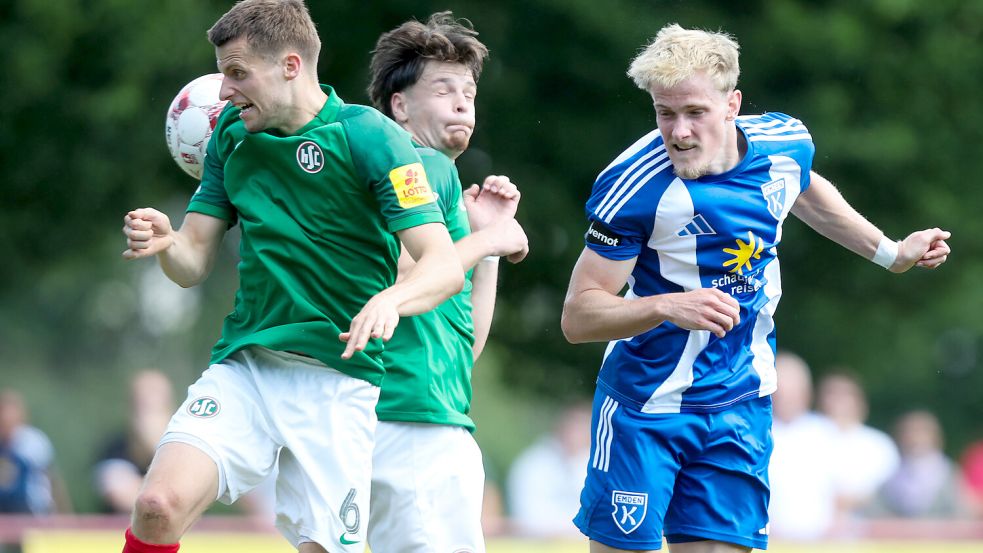Theo Schröder (rechts) darf sich im ersten Heimspiel Hoffnungen auf einen Startelfeinsatz machen. Fotos: Doden/Emden