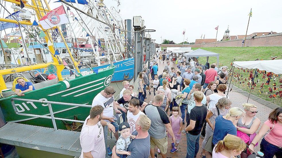 Ditzum ist der touristische Hotspot der Gemeinde Jemgum. Einige treibt die Sorge um, dass aus dem idyllischen Fischerort ein zweites Greetsiel werden könnte. Foto: Melchert Stromann/Archiv