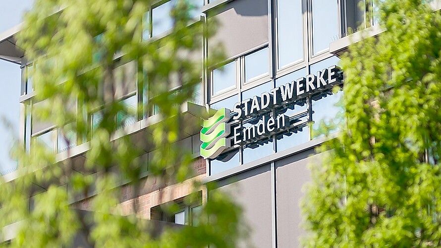 Bei den Stadtwerken Emden hatten offenbar mehrere Mitarbeiter über Jahre Geldgeschenke, Präsente und kostenlose Dienstleistungen von einer Baufirma angenommen. Foto: Stadtwerke/Archiv