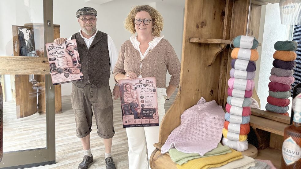Freuen sich auf ihr neues Ladenlokal in der Brückstraße: Holger Haarmann und Marion Saß. Fotos: Stephanie Schuurman