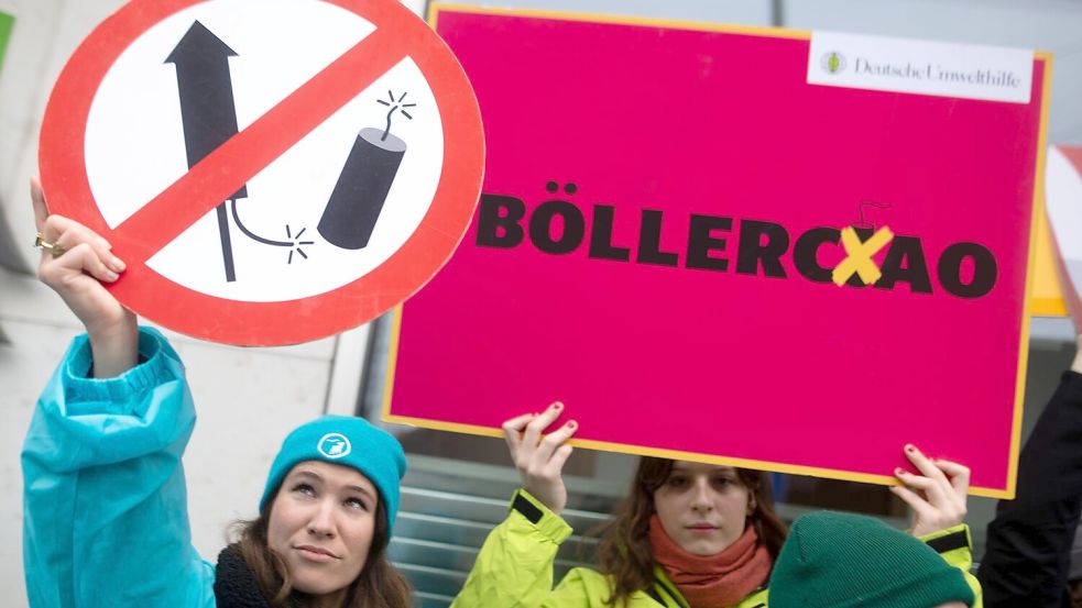 In Deutschland wird immer wieder über ein Böllerverbot diskutiert. Foto: Sebastian Gollnow/Archiv