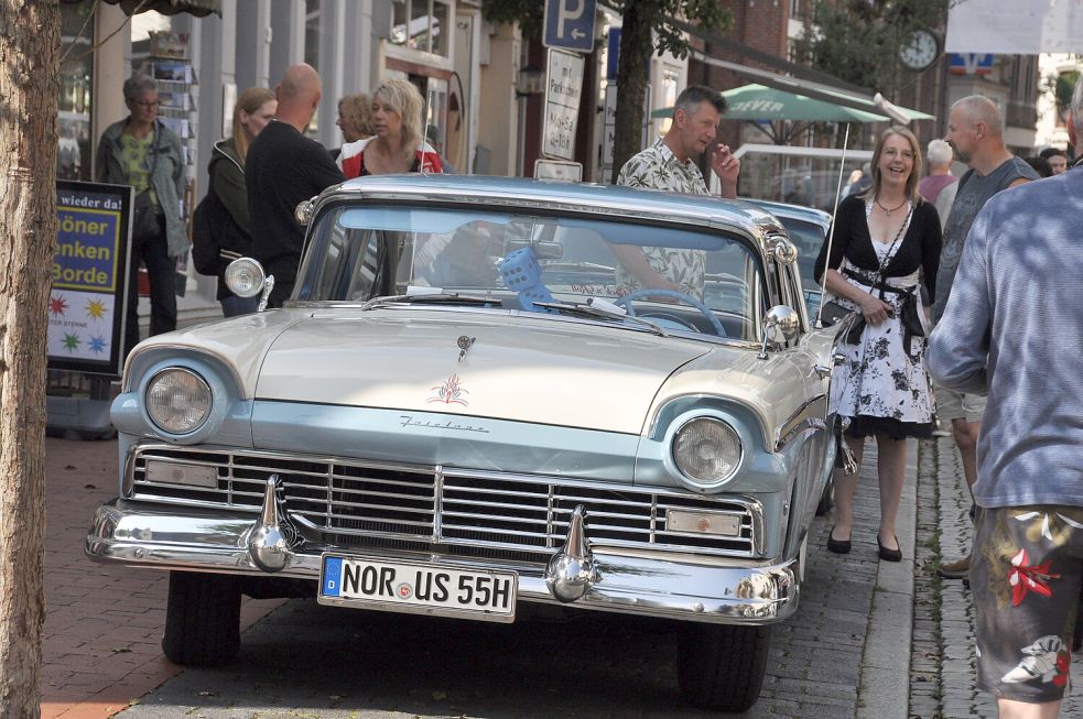 American Wheels in Leer: Für Freunde der schmucken US-Cars gibt es am Sonnabend einiges zu sehen. Foto: Bodo Wolters/Archiv