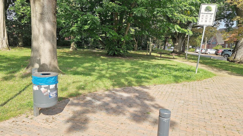 Die Bank, die an dieser Stelle im Stadtgarten stand, war ebenfalls ein beliebter Treffpunkt. Dass es dort an lauen Sommerabenden zu Lärmbelästigungen kann, hat viele geärgert. Foto: Tatjana Gettkowski