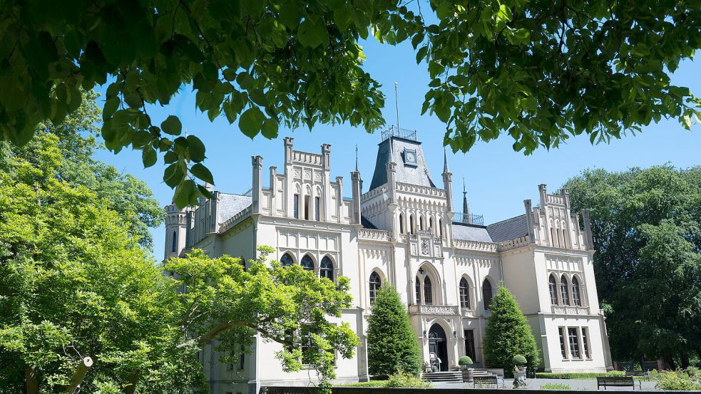 In der Evenburg gibt es auch im September ein Programm. Foto: Klaus Ortgies/Archiv