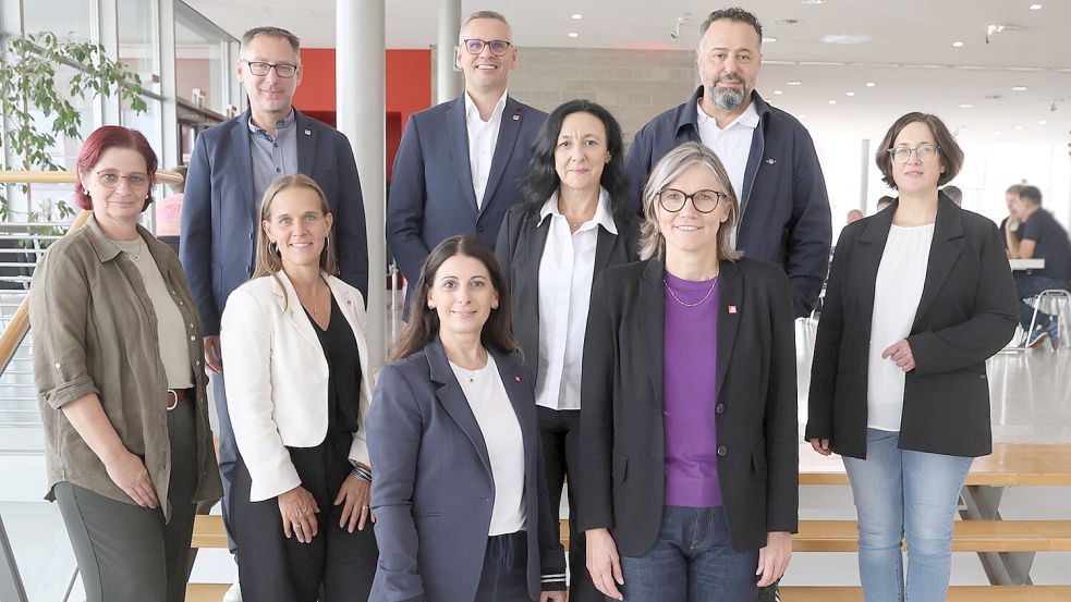 Die derzeitigen und künftigen VW-Aufsichtsräte der Arbeitnehmerseite (hintere Reihe von links): Manfred Wulff, Thorsten Gröger, Ibrahim Aslan, Conny Schönhardt sowie (vordere Reihe von links) Daniela Nowak, Karina Schnur, Daniela Cavallo, Rita Beck und Christiane Benner. Foto: IG Metall