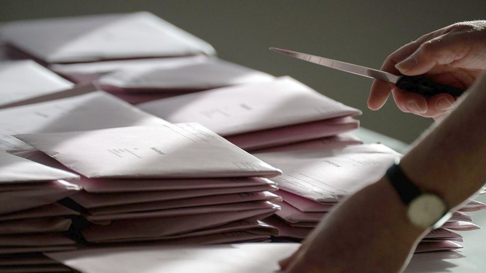 Bei der Kommunalwahl 2026 in Osnabrück entscheiden sich viele Wähler für die Briefwahl. Foto: dpa/Pia Bayer