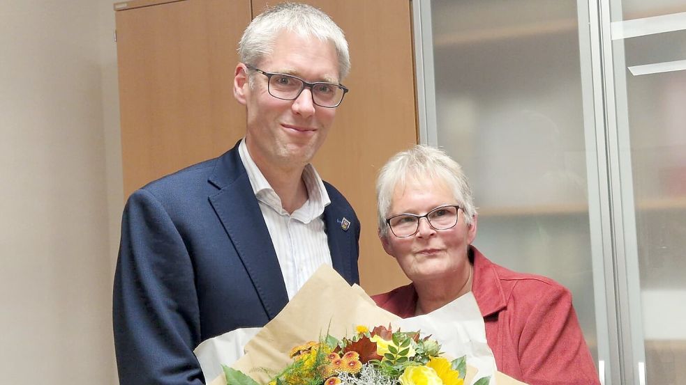 Heiko Abbas nahm Glückwünsche von der Vorsitzenden des CDU-Stadtverbands Hildegard Hinderks an. Foto: Wiebke Rose
