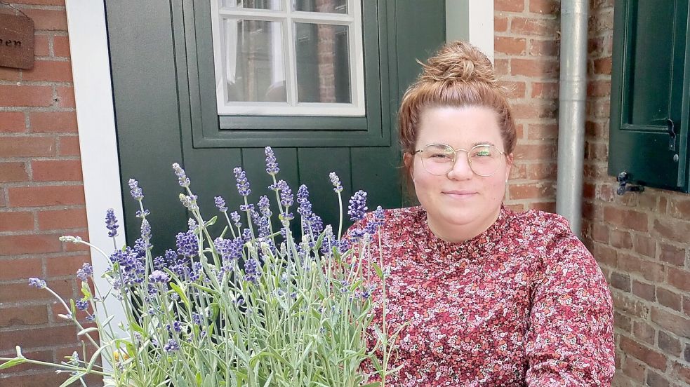 Melina Gatzka-Gröttrup betreibt seit fast fünf Jahren das Café Kuchenliebe in Bingum. Foto: Vera Vogt/Archiv