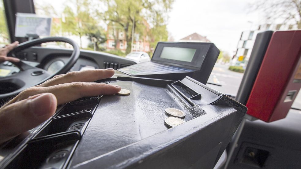 Der Verkehrsverbund Bremen/Niedersachsen passt seine Fahrpreise an. Foto: Michael Gründel