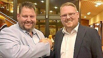 Die parteilosen Bewerber Rainer Smidt und Malte Blümel treten bei der Stichwahl gegeneinander an. Foto: Tatjana Gettkowski/Archiv