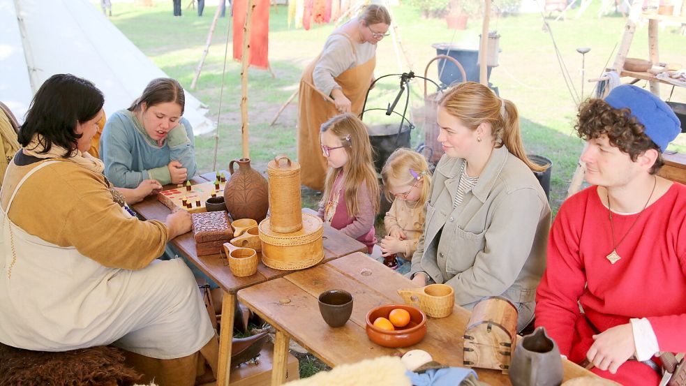 Spielen wie früher: Auch das ging beim Heerlager in Detern. Foto: Frank Loger