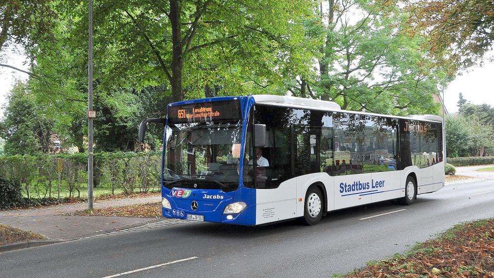 Aktuell können Fahrgäste an Samstagen kostenlos mit dem Leeraner Stadtbus fahren. Foto: Bodo Wolters/Archiv