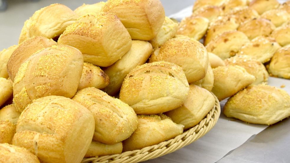 Viele Bäcker öffnen ihre Geschäfte am Sonnabend, obwohl Feiertag ist. Allerdings haben einige auch bewusst geschlossen. Symbolfoto: David Niermann/Archiv