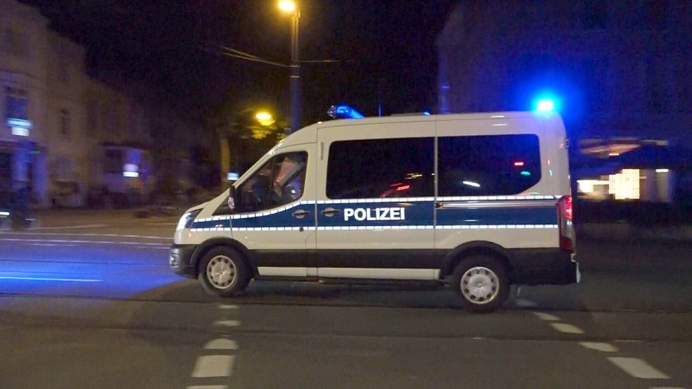 Zum Tag der Deutschen Einheit finden in Bremen Feierlichkeiten statt. In der Nacht zu Samstag wurden Einsatzkräfte angegriffen. Foto: Nonstopnews / Andre van Elten