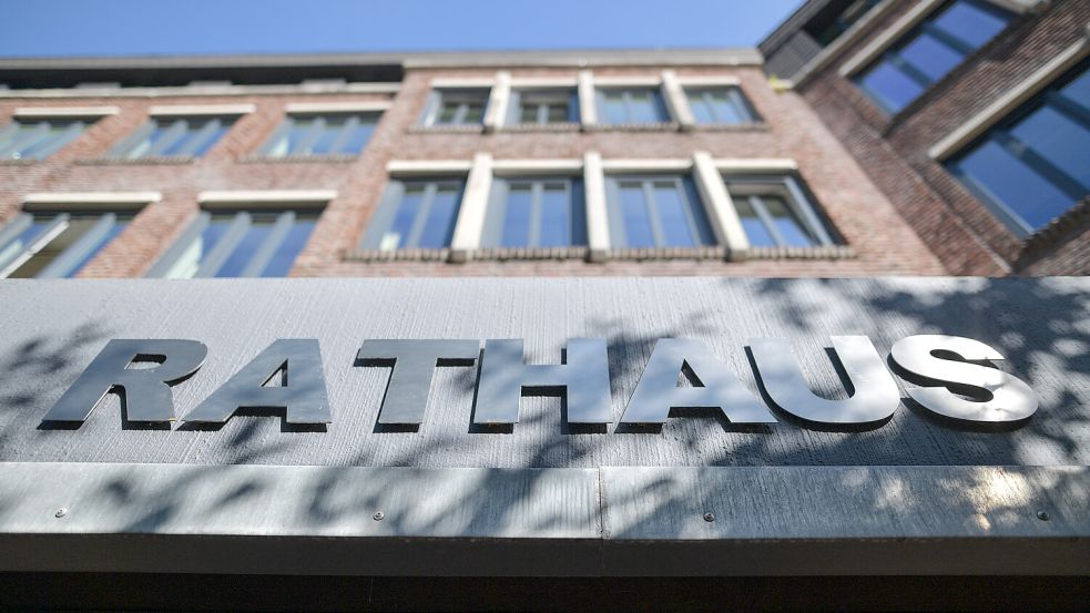 Die Verwaltungsspitze der Stadt Leer wird sich verändern. Foto: Klaus Ortgies