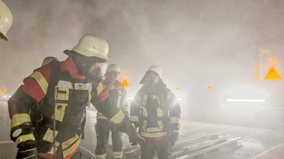 Bei der Übung waren viele Atemschutzgeräteträger im Einsatz. Foto: Markus Bruns