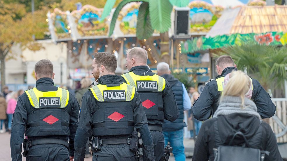 Die Polizei ermittelt den Grund für den Streit zwischen einem Marktbesucher und einem Fahrgeschäftsmitarbeiter. Symbolfoto: Klaus Ortgies