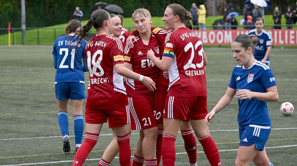 Die Gefühlswelten waren auch einen Spieltag nach dem Derby ähnlich wie eine Woche zuvor: Aurich bejubelte drei Punkte, TiMoNo musste eine Auswärtspleite verkraften. Diesmal mit einem 1:8 bei Hannover 96 aber eine sehr deftige. Foto: Heiner Steenhoff