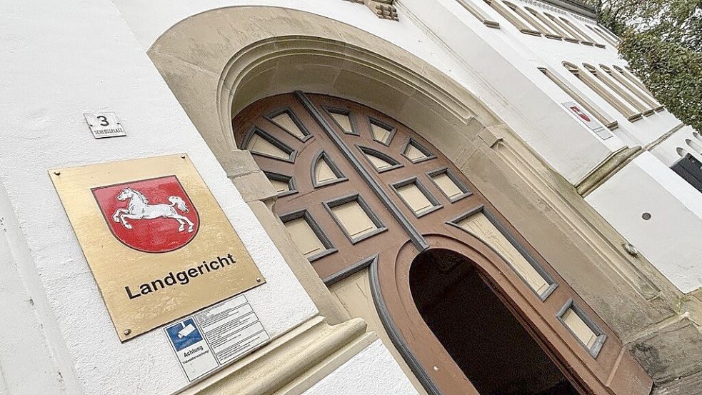 Am Landgericht Aurich beschäftigt der Fall eines verstorbenen Säuglings die Schwurgerichtskammer. Der 27 Jahre alte Vater des Kindes wird wegen des Vorwurfs der Körperverletzung mit Todesfolge angeklagt. Foto: Susanne Ullrich