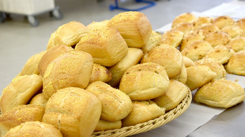 Viele Bäcker öffnen ihre Geschäfte am Sonnabend, obwohl Feiertag ist. Allerdings haben einige auch bewusst geschlossen. Symbolfoto: David Niermann/Archiv
