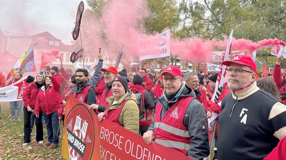 Jüngster Protest in Oldenburg: Die IG Metall demonstriert am Mittwoch dieser Woche während der aktuellen Tarifverhandlungen. Foto: Martin Teschke